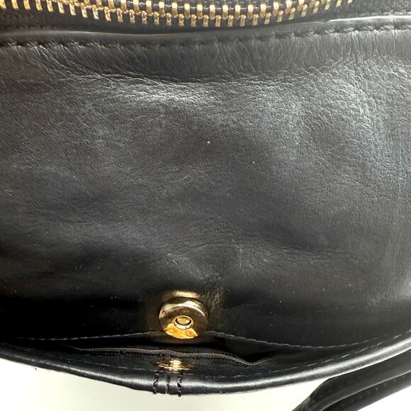 Tommy Bahama Black Leather Crossbody Bag Gold Zip Early 2000s Adjustable Strap - Picture 15 of 16